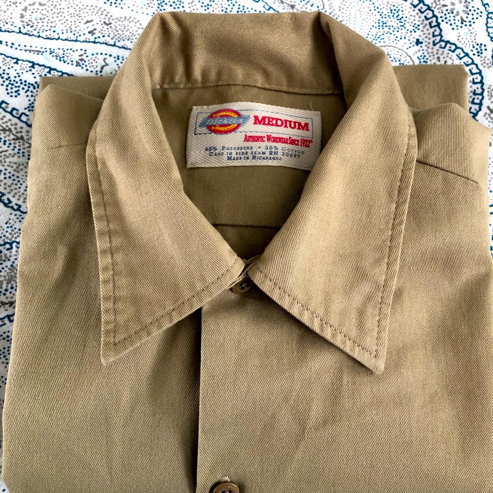 Men’s Dickie’s short sleeve button down shirt